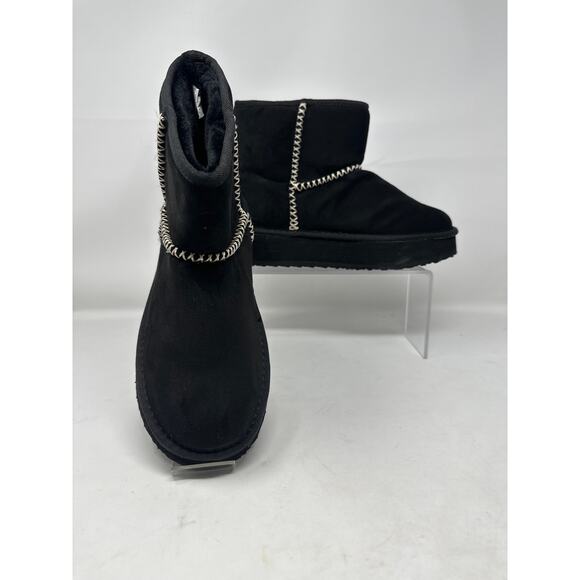 NWT Arizona Black Cozy Stitch Short Winter Boots SIZE 8 - Picture 1 of 10